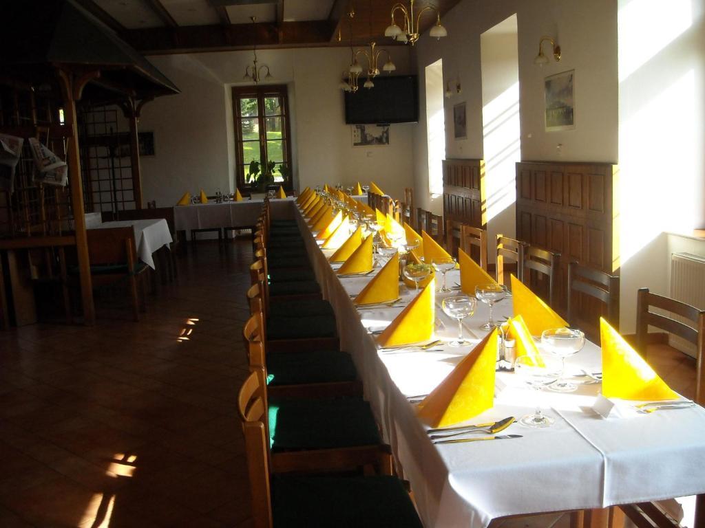 Hotel Excelent Rymarov Luaran gambar
